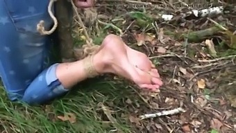 Outdoor Foot Fetish With Amateur Babe