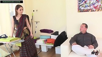 Mature Indian Milf Saree Gets Her Big Ass Pounded Hard