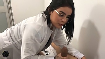 Doctor With Big Ass Aids Patient'S Erection Issues Through Oral Techniques In Spanish