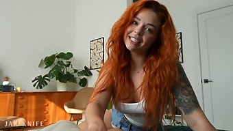 Gadis Berambut Merah Ingin Membuat Rekaman Seks Untuk Pacarnya Yang Cuckold - Sinatra Monroe